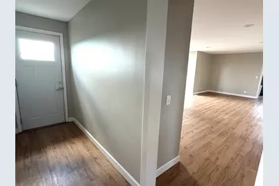 82 N 23rd Road, Peru, IL 61354 - Photo 2