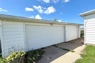 82 N 23rd Rd, Peru, IL 61354 - Photo 30