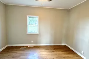 82 N 23rd Rd, Peru, IL 61354 - Photo 22