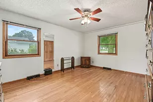 524 Parkside Dr, Sycamore, IL 60178 - Photo 16