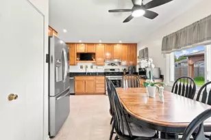 218 Hayes Ave, Romeoville, IL 60446 - Photo 6