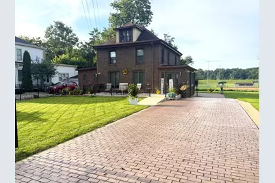 527 E Main Street, Ottawa, IL 61350 - Photo 2