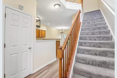 984 Parkhill Circle, Aurora, IL 60502 - Photo 6