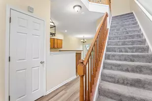984 Park Hill Cir, Aurora, IL 60502 - Photo 6