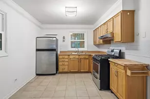 136 Well St, Park Forest, IL 60466 - Photo 6