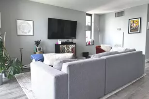 3660 N Lake Shore Dr, Chicago, IL 60613 - Photo 8