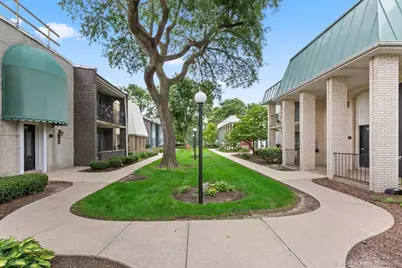 9813 S Keeler Avenue #B, Oak Lawn, IL 60453 - Photo 4