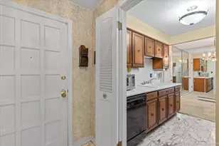 9813 S Keeler Ave, Oak Lawn, IL 60453 - Photo 8