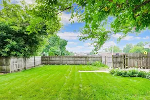 119 W Elmwood Ave, West Chicago, IL 60185 - Photo 32