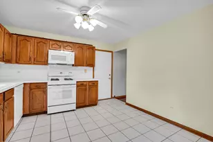 21364 Silktree Cir, Plainfield, IL 60544 - Photo 8
