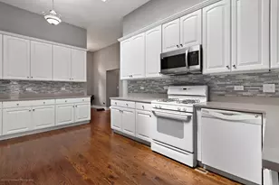 9441 Witham Ln, Woodridge, IL 60517 - Photo 14