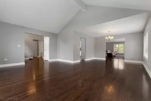9441 Witham Ln, Woodridge, IL 60517 - Photo 6