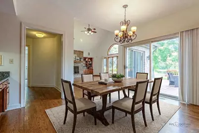 5420 Belmont Court, Libertyville, IL 60048 - Photo 8