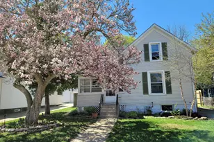 628 Illinois St, Geneva, IL 60134 - Photo 1