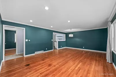 326 Farview Drive, North Aurora, IL 60542 - Photo 8