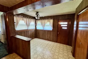335 N Washington St, Tiskilwa, IL 61368 - Photo 4
