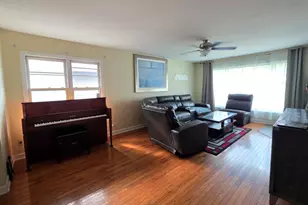 605 E Maple Ave, Mundelein, IL 60060 - Photo 6