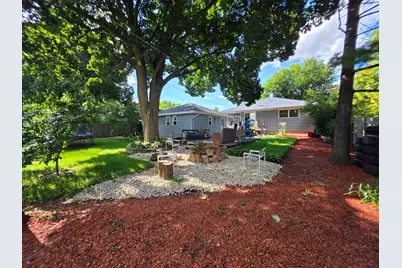 605 E Maple Avenue, Mundelein, IL 60060 - Photo 32