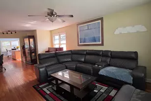 605 E Maple Ave, Mundelein, IL 60060 - Photo 4