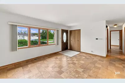 295 Anderson Terrace, Des Plaines, IL 60016 - Photo 2