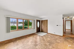 295 Anderson Terrace, Des Plaines, IL 60016 - Photo 2