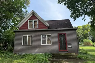 1012 Richard St, Henry, IL 61537 - Photo 2