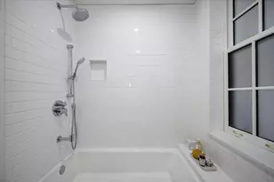 73 E Elm St, Chicago, IL 60611 - Photo 12