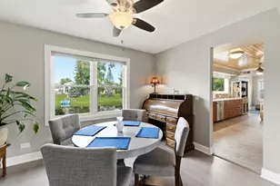 969 E Castlewood Ln, Bartlett, IL 60103 - Photo 10