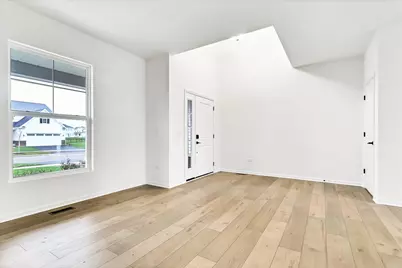 62 Hawthorn Ridge Drive, Hawthorn Woods, IL 60047 - Photo 2