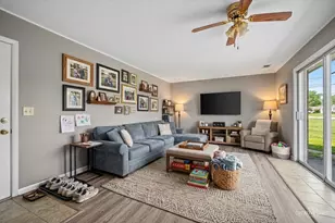 1194 Windsor Ln, Hanover Park, IL 60133 - Photo 6