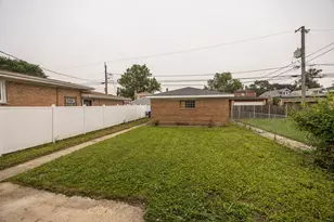 9407 S Indiana Ave, Chicago, IL 60619 - Photo 16