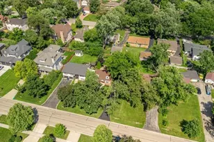 725 N County Line Rd, Hinsdale, IL 60521 - Photo 2