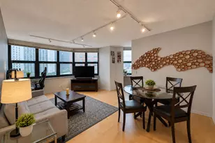 3660 N Lake Shore Dr, Chicago, IL 60613 - Photo 4