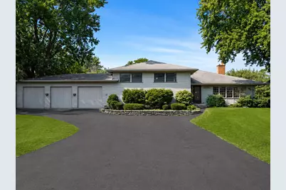 2250 White Oak Drive, Northbrook, IL 60062 - Photo 2