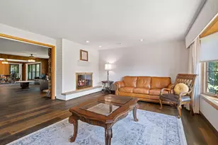 2250 White Oak Dr, Northbrook, IL 60062 - Photo 18