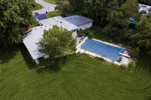 2250 White Oak Dr, Northbrook, IL 60062 - Photo 36