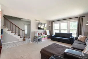 1415 Churchill Rd, Schaumburg, IL 60195 - Photo 2