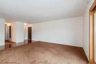 228 Arrowwood Ct, Schaumburg, IL 60193 - Photo 6