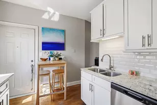 6454 N Bosworth Ave, Chicago, IL 60626 - Photo 10