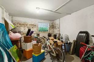 6454 N Bosworth Ave, Chicago, IL 60626 - Photo 20