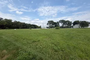 1205 Summerland Ky, Rockford, IL 61103 - Photo 1