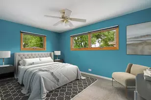 9414 Ozanam Ave, Morton Grove, IL 60053 - Photo 12