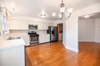 625 Sutton Court, Wheeling, IL 60090 - Photo 12