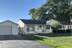 8957 S Main St, Hometown, IL 60456 - Photo 1