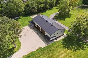 652 E Summer St, Paxton, IL 60957 - Photo 52