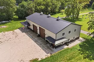 652 E Summer St, Paxton, IL 60957 - Photo 8