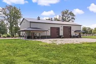 652 E Summer St, Paxton, IL 60957 - Photo 4