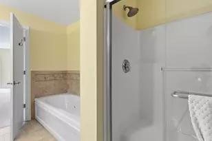 50 N Bokelman St, Roselle, IL 60172 - Photo 14