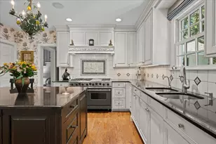 251 Oakland Dr, Highland Park, IL 60035 - Photo 8
