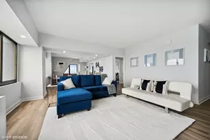 175 E Delaware Pl, Chicago, IL 60611 - Photo 10